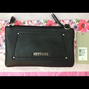Kenneth Cole Reaction (NWOT) clutch wristlet